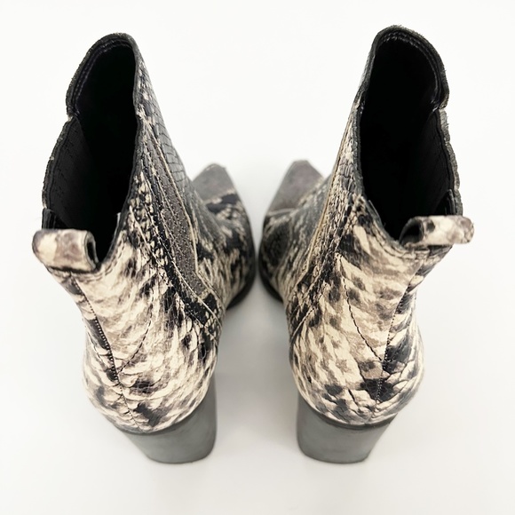 Marc Fisher Oshay Pointed Toe Bootie black gray snakeskin Ankle Boots shoes 6 M - Picture 8 of 11